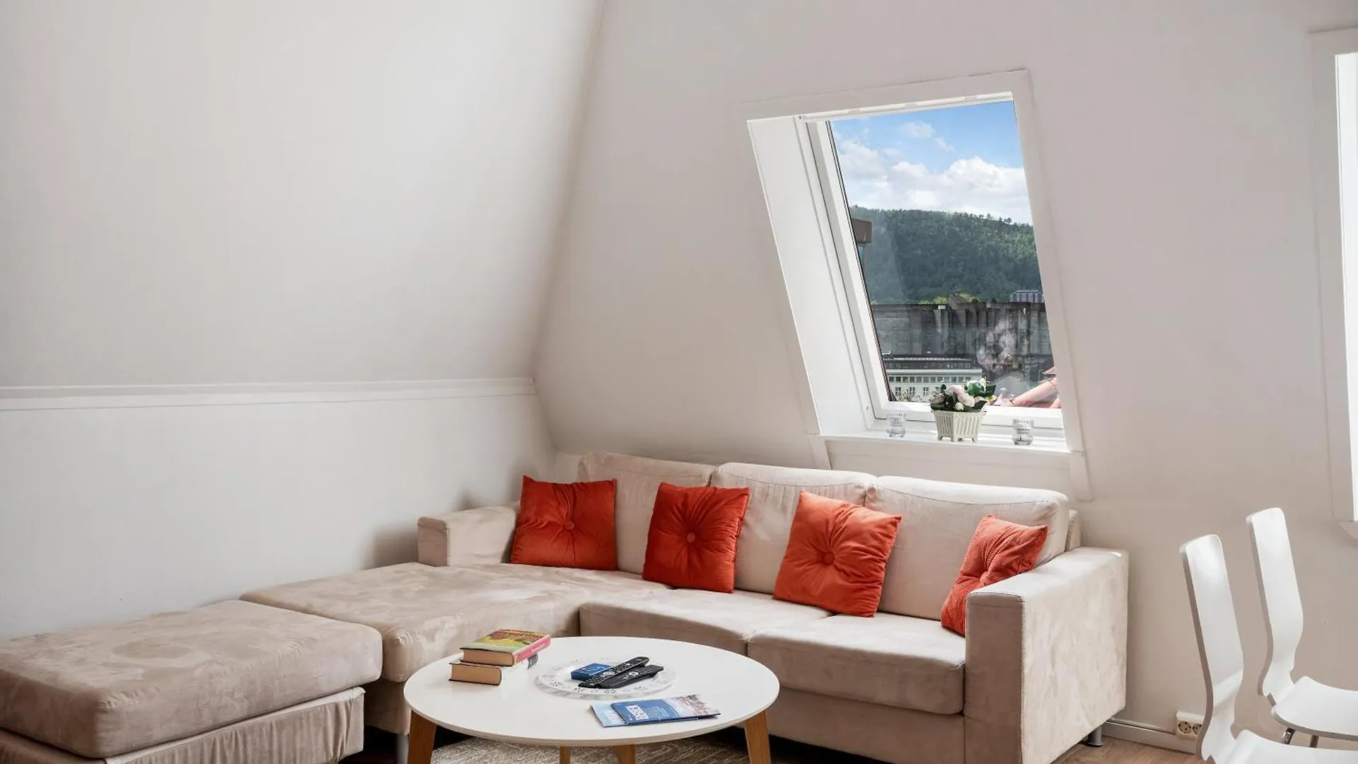 3 Bedroom Apartment In Heart Of Bergen