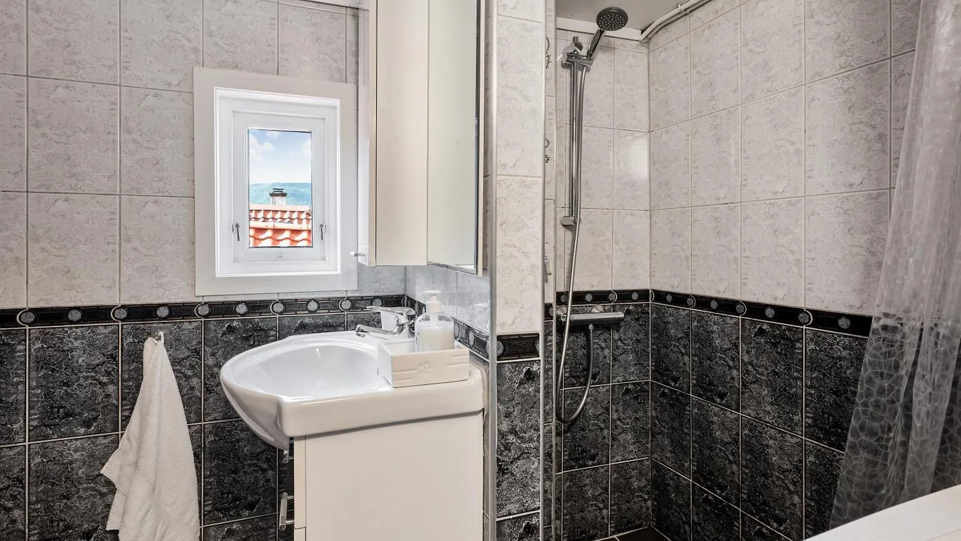 3 Bedroom Apartment In Heart Of Bergen