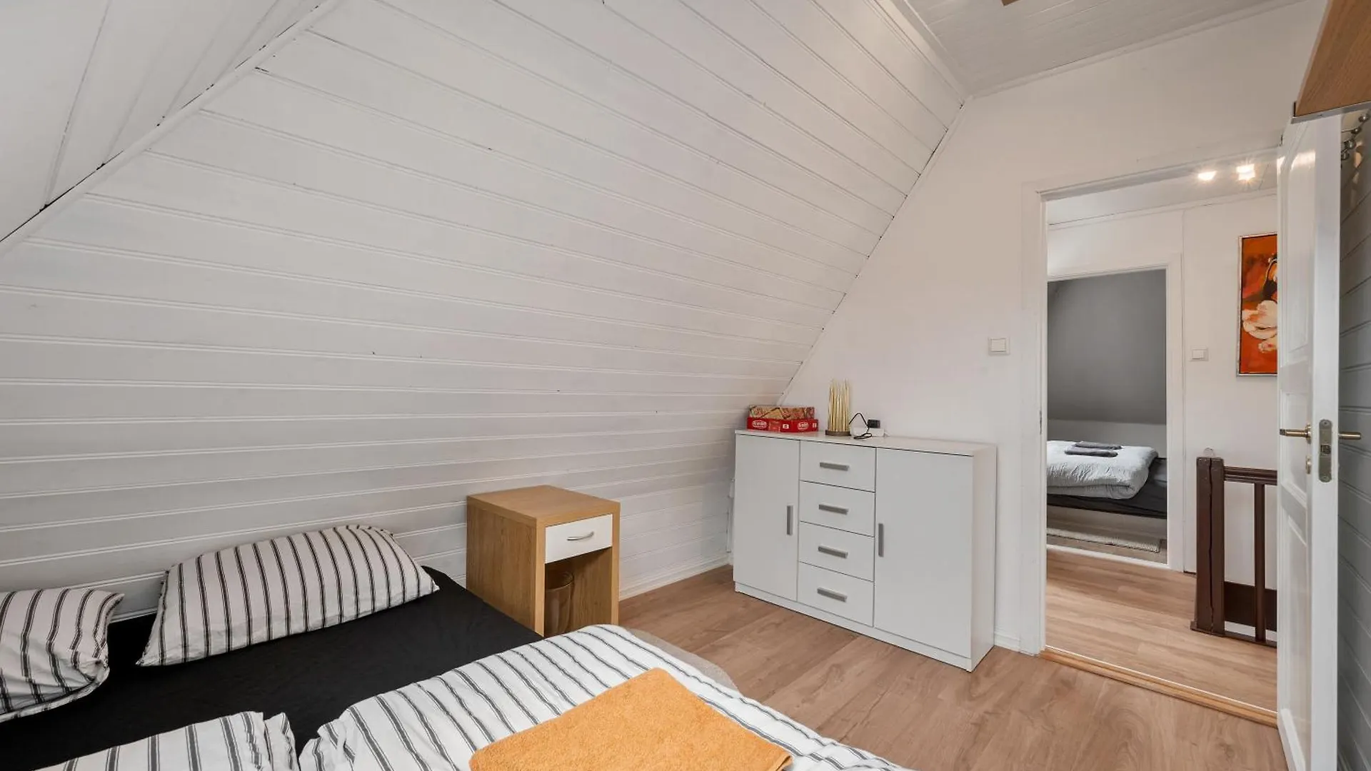 3 Bedroom Apartment In Heart Of Bergen 0*,